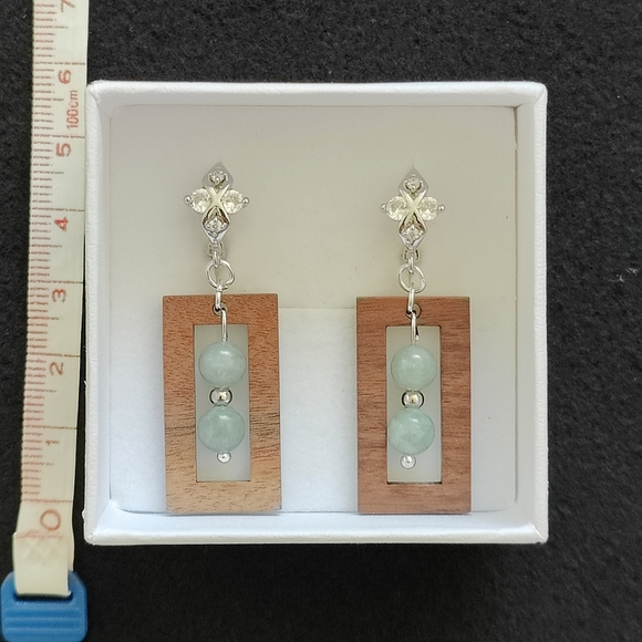 FINAL CLEARANCE NEW HANDMADE PLATED CUBIC ZIRCONIA, WOOD & BURMESE JADE EARRINGS - Picture 6 of 7